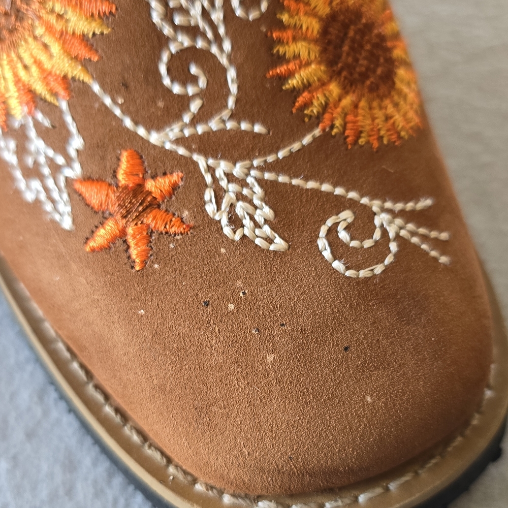 Sunflower Embroidered Kids Boots - Picture 5 of 7